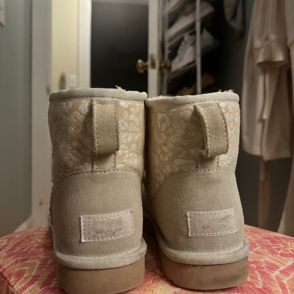 UGG Cream Patterned Winter Boots - image 4